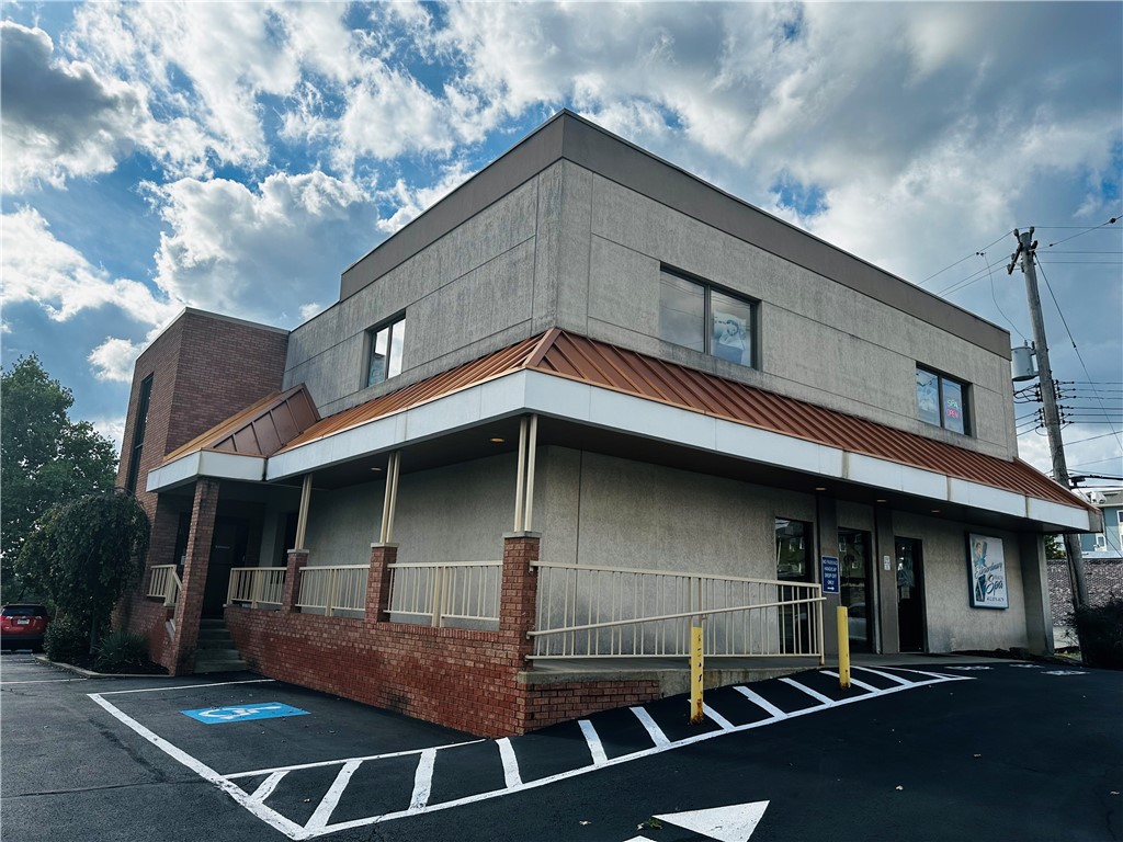 3000 Brownsville Rd, Brentwood, PA