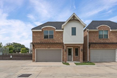 8818 Hollywood Garden Ln, Houston, TX, 77080-6374 | Card Image