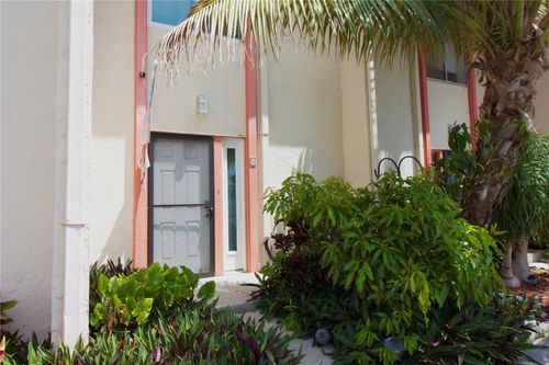 4-5822 16th Ln S, ST PETERSBURG, FL, 33712-4900 | Card Image