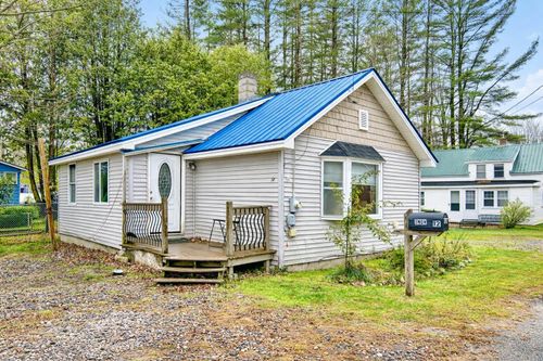 12 Skillin Avenue, Norway, ME, 04268 | Card Image