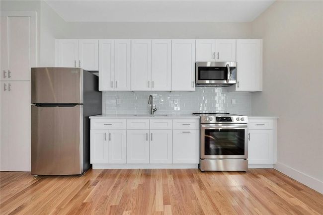 Kitchen | Image 10