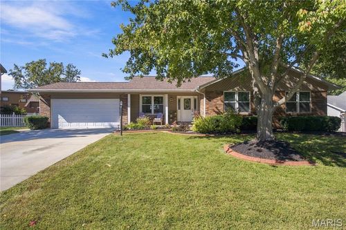 733 Cedar Glen Dr, Weldon Spring, MO, 63304-8157 | Card Image