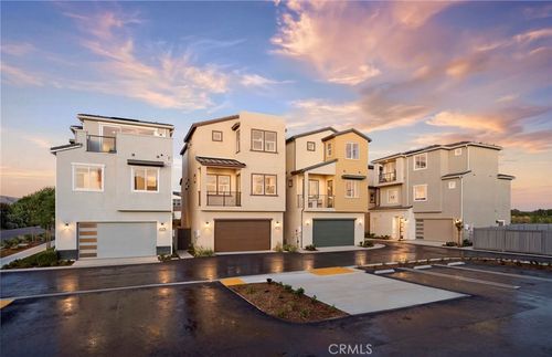 656 Gadwall, Irvine, CA, 92618-5931 | Card Image
