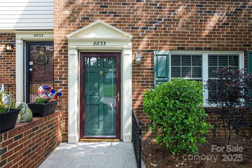 8835 Hunter Ridge Dr, Charlotte, NC, 28226-4686 | Card Image
