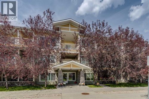 4 Kingsland Close Se, Airdrie, AB, T4A0J3 | Card Image