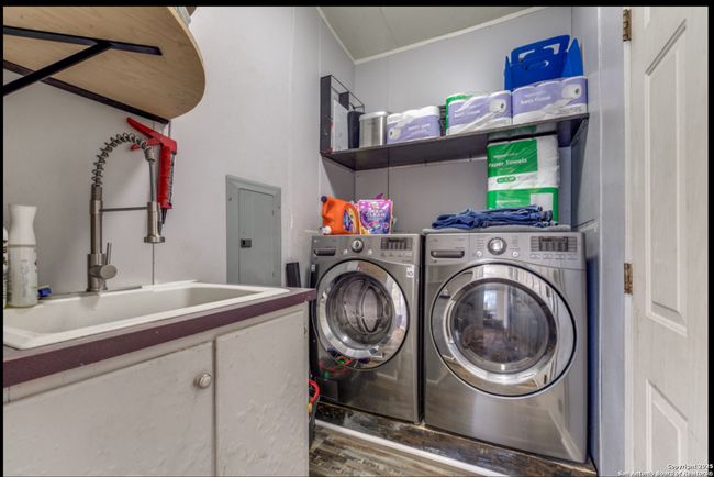 4303 Water Oak Dr, House other with 3 bedrooms, 2 bathrooms and null parking in Elmendorf TX | Image 5