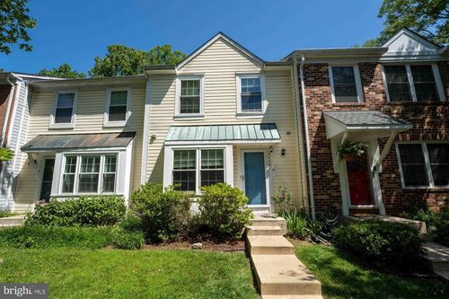 18246 Fox Chase Cir, OLNEY, MD, 20832-3004 | Card Image