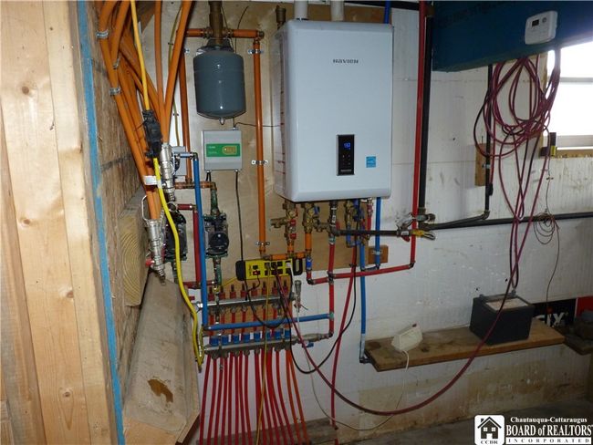 Radiant gas floor heating system | Image 24
