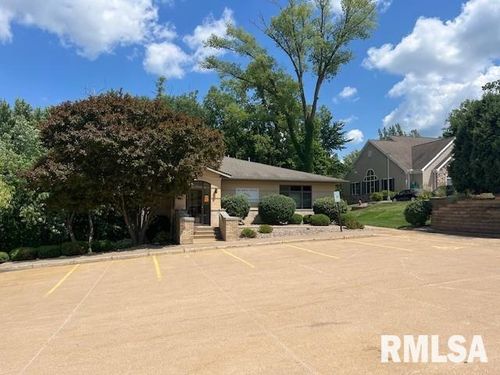 310 46th Ave, East Moline, IL, 61244-4249 | Card Image