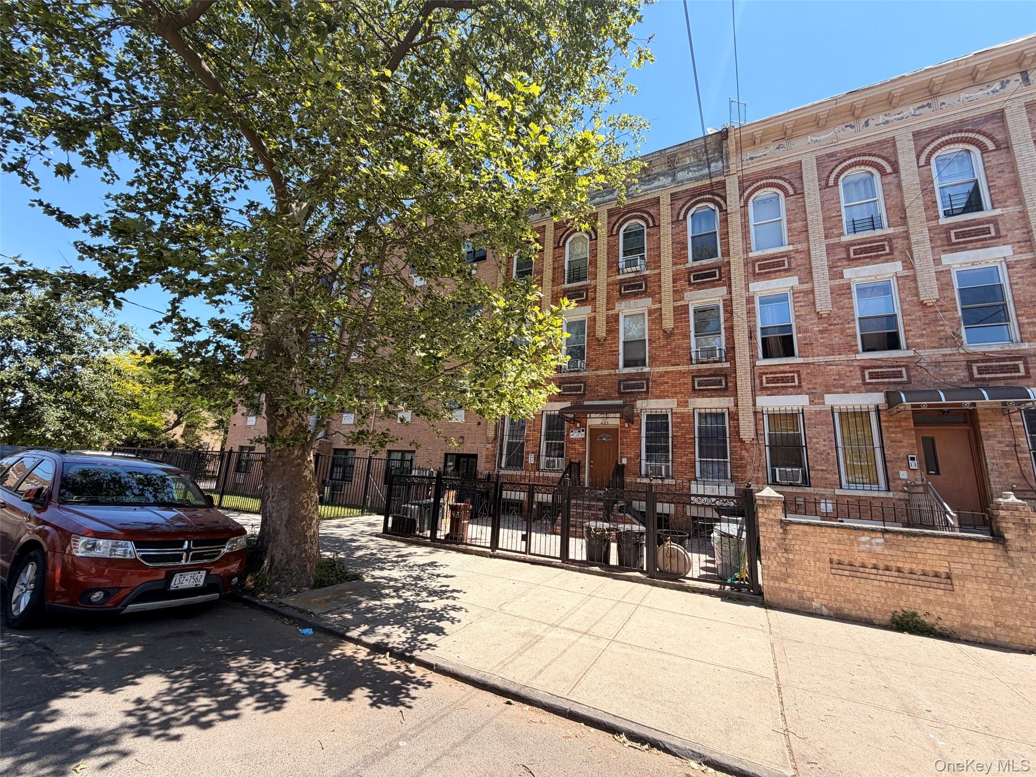 Commercial Sale in New York 2