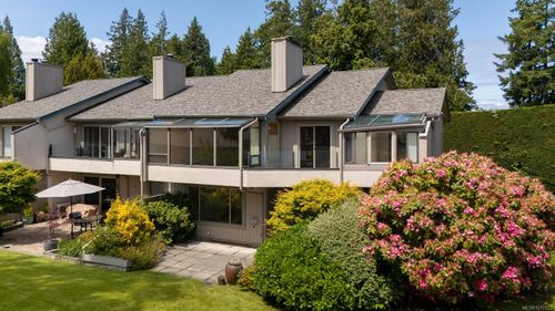 3-2654 Lancelot Pl, Saanichton, BC, V8M1V3 | Card Image