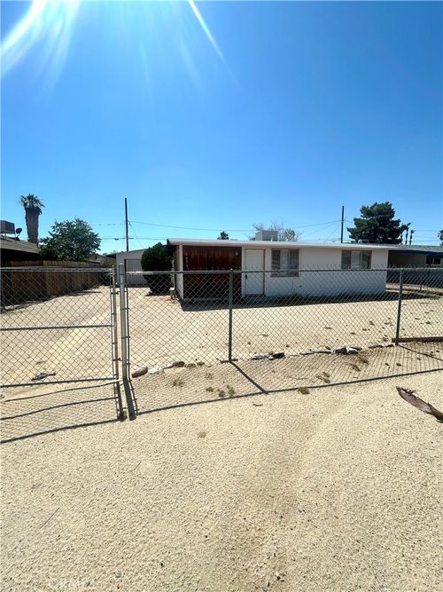 6096 Cahuilla Ave, 29 Palms, CA, 92277-2006 | Card Image