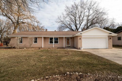 8624 N 63rd St, Brown Deer, WI, 53223-2816 | Card Image