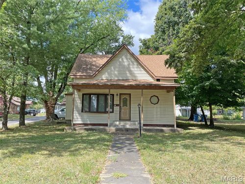 801 N Market St, Sparta, IL, 62286-2032 | Card Image