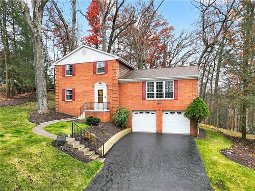 8576 W Barkhurst Dr, Pittsburgh, PA, 15237-4189 | Card Image