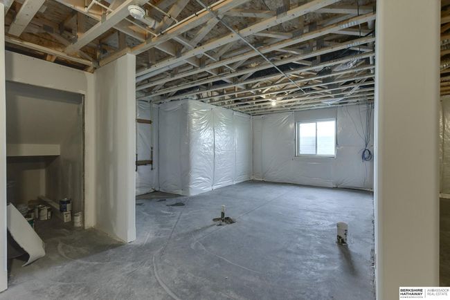 5513 N 191 St St, House other with 4 bedrooms, 3 bathrooms and 3 parking in Elkhorn NE | Image 56