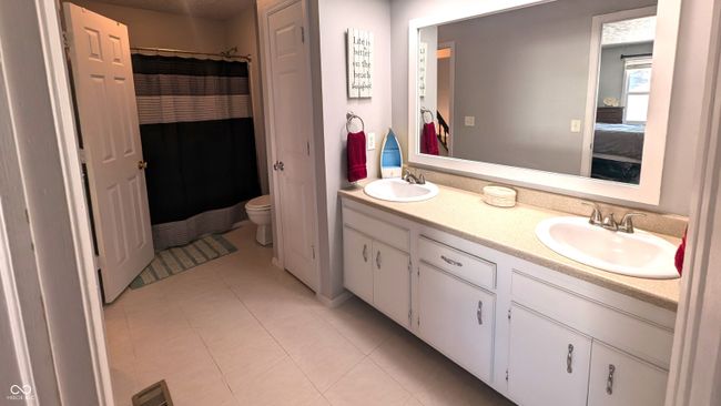 7433 Prairie Lake Dr, Condo with 1 bedrooms, 2 bathrooms and null parking in Indianapolis IN | Image 18