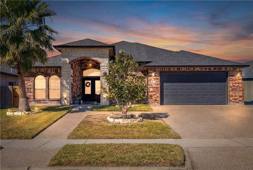 2429 Badlands Dr, Corpus Christi, TX, 78414-4412 | Card Image