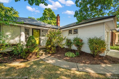 4402 Berkshire Rd, Royal Oak, MI, 48073-6204 | Card Image