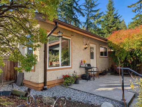 835 North Road, Gibsons, BC, V0N1V9 | Card Image