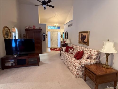 23-6899 N Central Park, Shelby Township, MI, 48317-6357 | Card Image