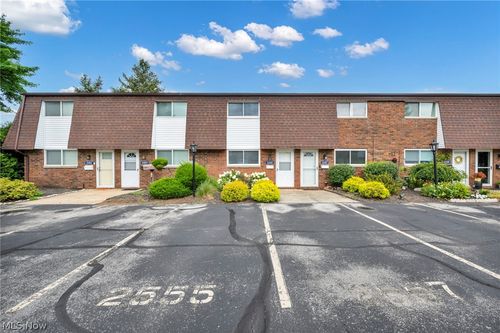 2555 Shakespeare Ln, Avon, OH, 44011-1930 | Card Image