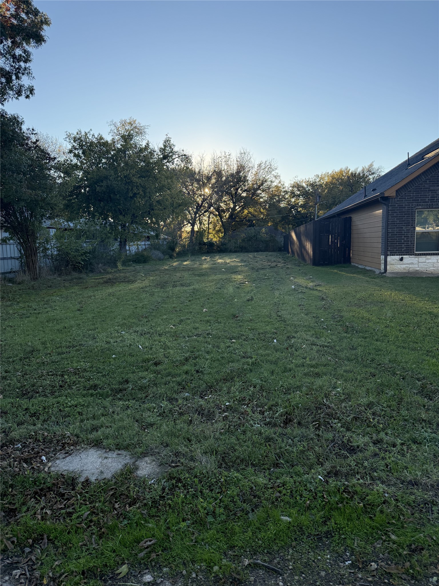Land in Dallas 2