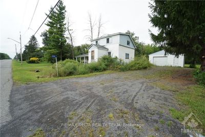 7771 Lawrence St, House other with 2 bedrooms, 2 bathrooms and 6 parking in Vernon ON | Image 3