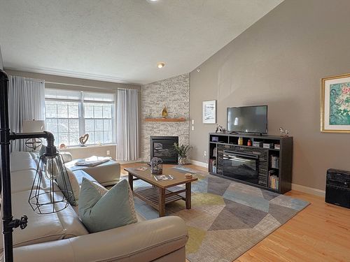 7-7 Stevens Ct, Atkinson, NH, 03811-2393 | Card Image