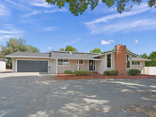 2045 Jefferson Dr, Gilroy, CA, 95020-9450 | Card Image