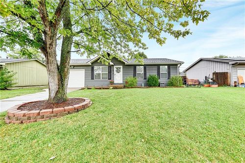 612 W Cumberland Dr, Edgerton, KS, 66021-2536 | Card Image