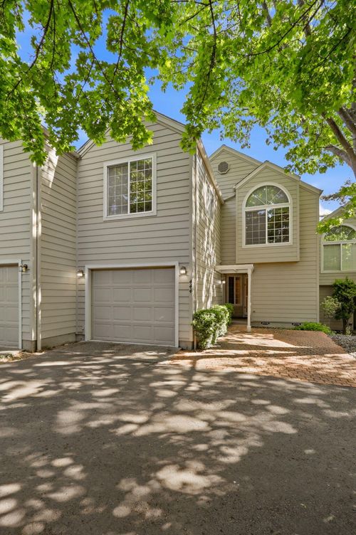 444 Lori Ln, Ashland, OR, 97520-1728 | Card Image