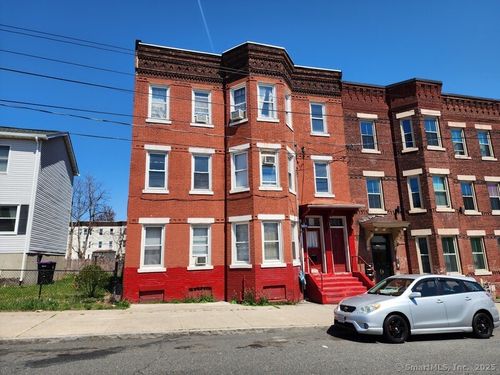 13 Hampshire St, Holyoke, MA, 01040-5225 | Card Image