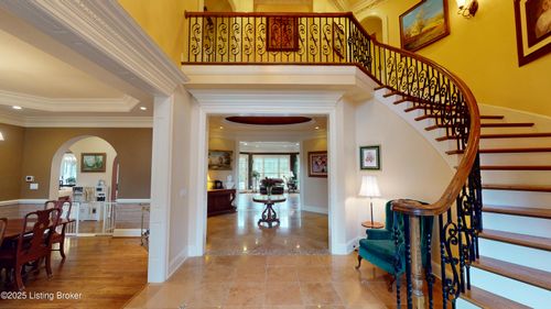 5200 Blakely Ridge Rd, Louisville, KY, 40222-5994 | Card Image