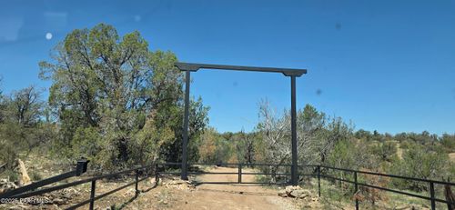 8200 W Rolling Ridge Rd, Ash Fork, AZ, 86320 | Card Image