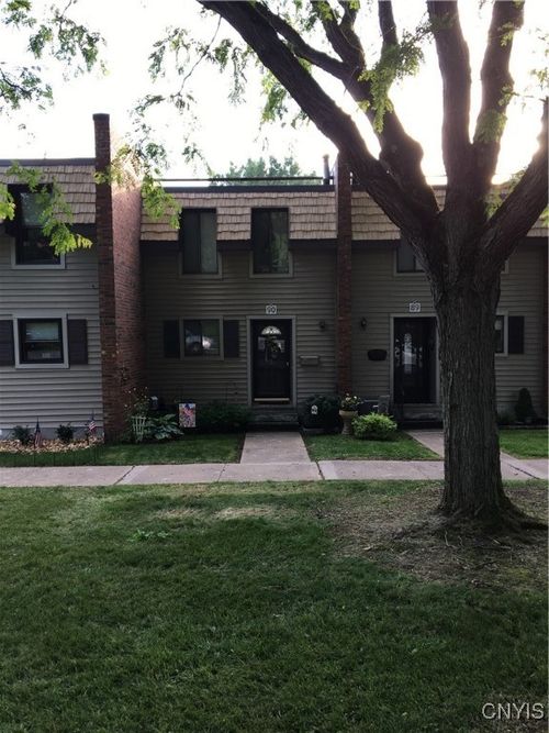90 Chestnut Hls, New Hartford, NY, 13413-2901 | Card Image