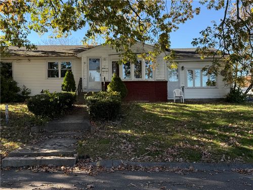 69 W View Ave, Cranston, RI, 02920-6233 | Card Image
