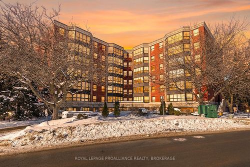 702-675 Davis Dr, Kingston, ON, K7M8L5 | Card Image
