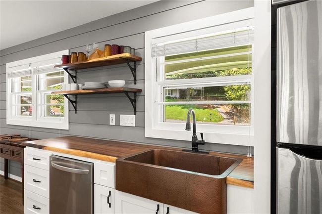 6875 Sunny Brook Ln, House other with 3 bedrooms, 2 bathrooms and 2 parking in Sandy Springs GA | Image 32