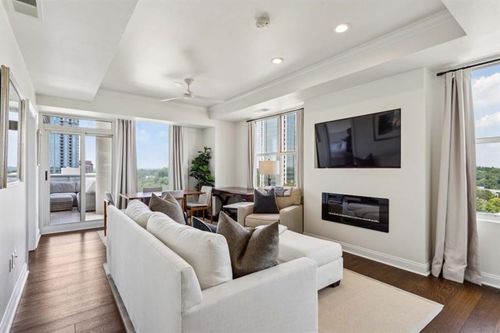 apt-1005-2881 Peachtree Rd Ne, Atlanta, GA, 30305-5102 | Card Image