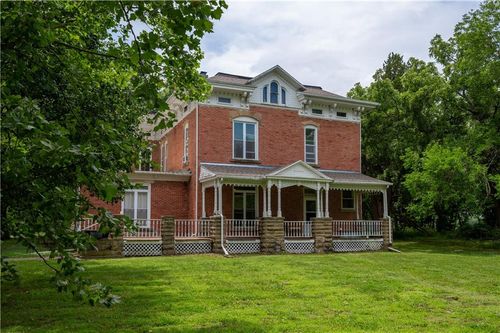 911 Housatonic St, Burlington, KS, 66839-2148 | Card Image