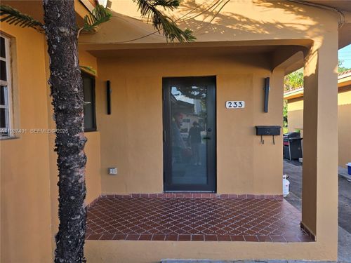 2-233 E 7th St, Hialeah, FL, 33010-4425 | Card Image