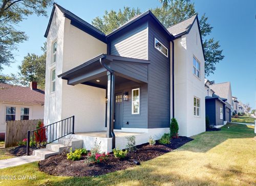 219 Clay St, Jackson, TN, 38301-5205 | Card Image