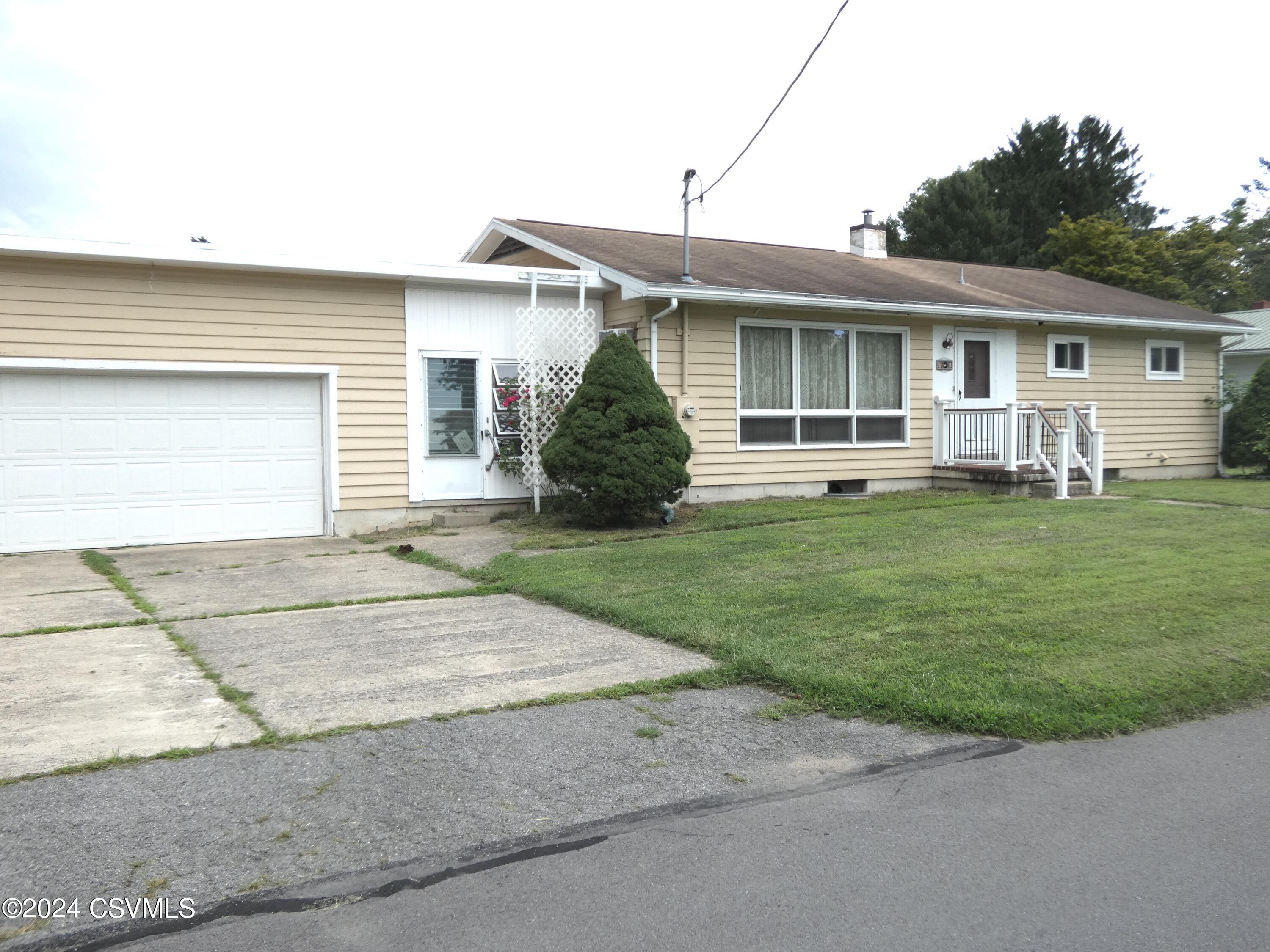 Shakespeare Ave, Milton, PA 17847