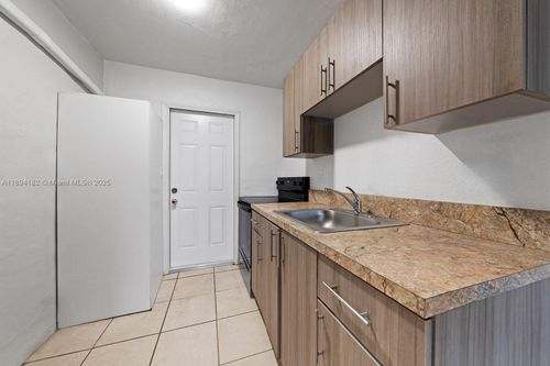 apt-4-1210 Nw 2nd St, Fort Lauderdale, FL, 33311-8910 | Card Image