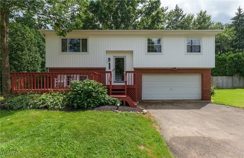 840 Zeletta Dr, New Franklin, OH, 44319-3945 | Card Image