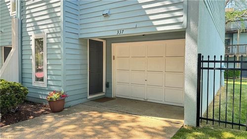 337 25th St, Virginia Beach, VA, 23451-3226 | Card Image