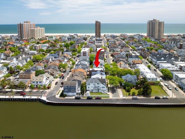 UPSTAIRS - 23 N Vassar Square, Condo with 3 bedrooms, 2 bathrooms and null parking in Ventnor NJ | Image 23