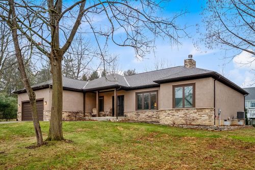 110 E Pawnee Dr, Powell, OH, 43065-5030 | Card Image