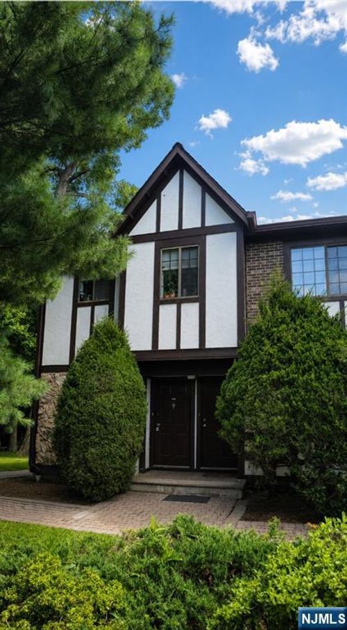 201 Mark Twain Way, Mahwah, NJ, 07430-3403 | Card Image